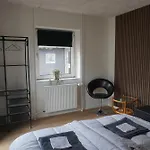 Apartament Vaerelse Taet Pa Og By *