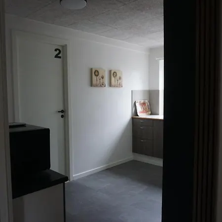 Vaerelse Taet Pa Og By Apartman *